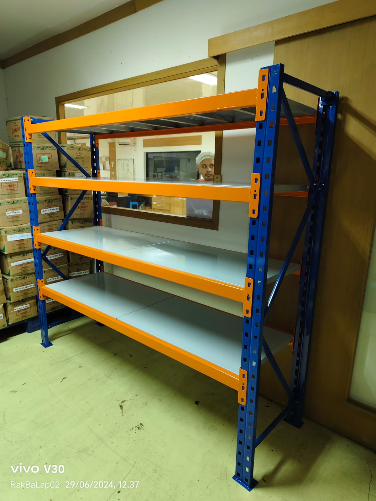 RAK BESI GUDANG MEDIUM DUTY TIPE ZA-500, Kapasitas 500 KG/SUSUN SHELVING x 4 LEVEL ATAU 2 TON/UNIT RAK: Solusi Kokoh & Modular untuk Gudang Modern