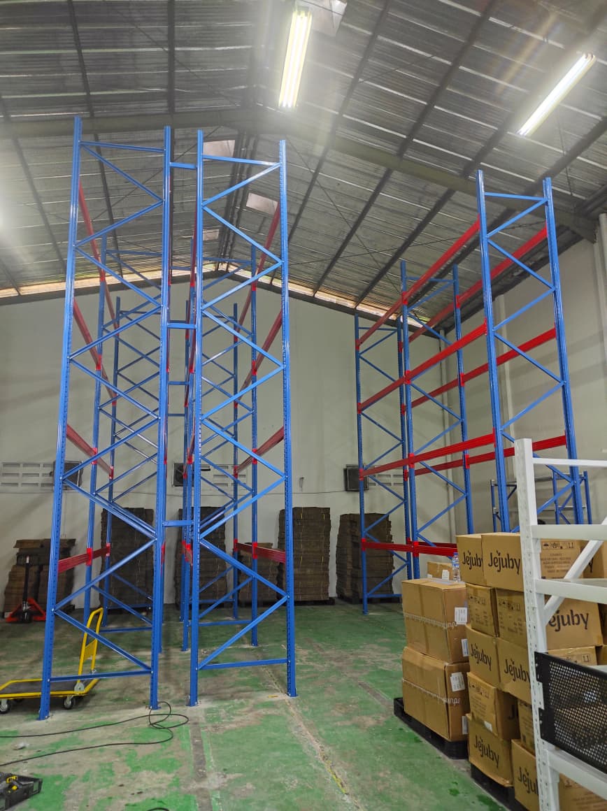 PEMASANGAN RAK PALLET BESI GUDANG INDUSTRI HEAVY DUTY DI TAMAN TEKNO BSD - KOTA TANGERANG SELATAN OLEH TIM RAJA RAK INDONESIA