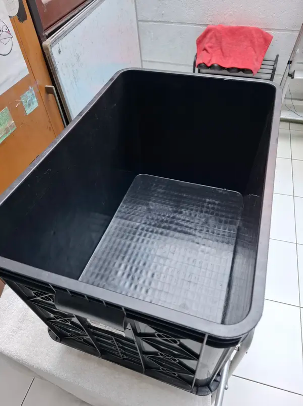Container Box Plastik Industri Rapat Hitam Murah YTH-19B Low Grade 61x41x24 Cm | Raja Rak Indonesia